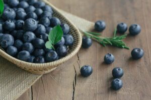 Read more about the article ब्लूबेरी (नील बदरी) के फायदे व नुकसान – Blueberries Benefits and Side Effects in Hindi