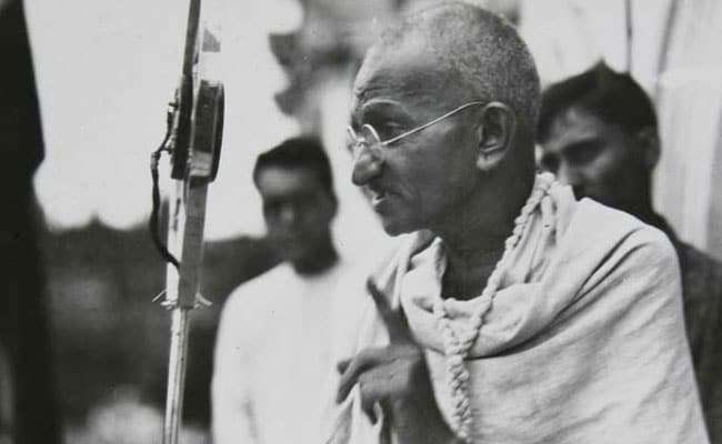 You are currently viewing महात्मा गांधी के विचार और अनमोल वचन – Mahatma Gandhi Motivational Quotes in Hindi