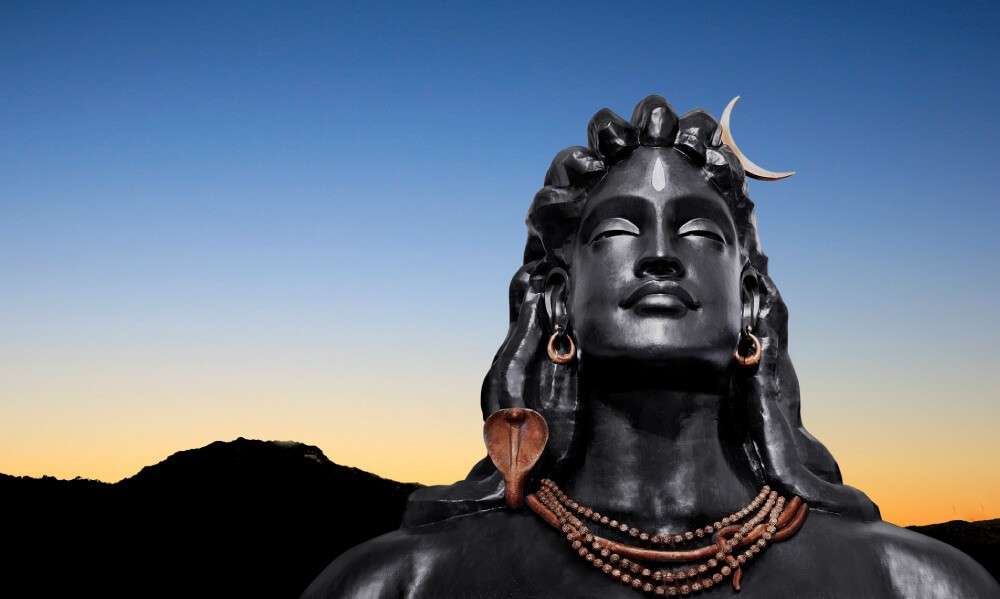 You are currently viewing शिवरात्रि का महत्व, पूजा विधि और पौराणिक कथा – Maha Shivratri in Hindi